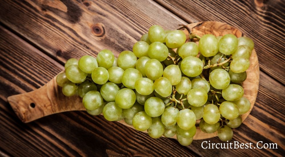 What happens if people eat grapes each day?